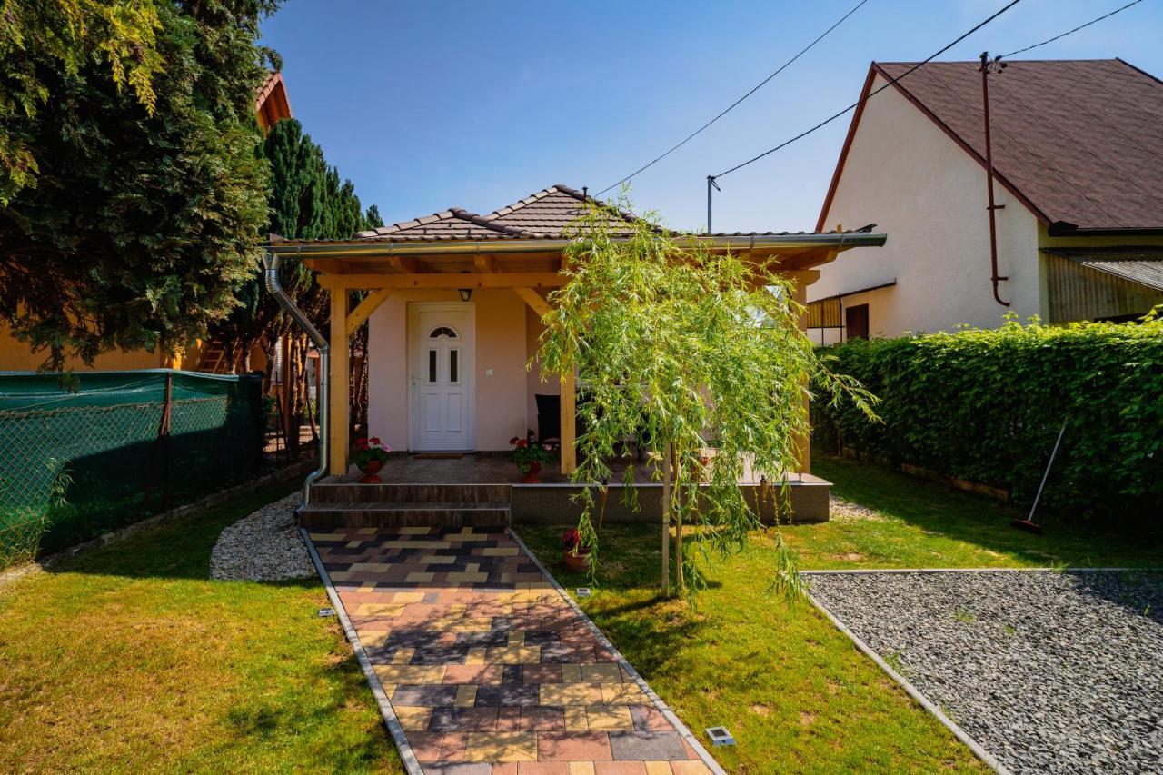 Pipacs Apartmanhaz Harkány Exterior foto