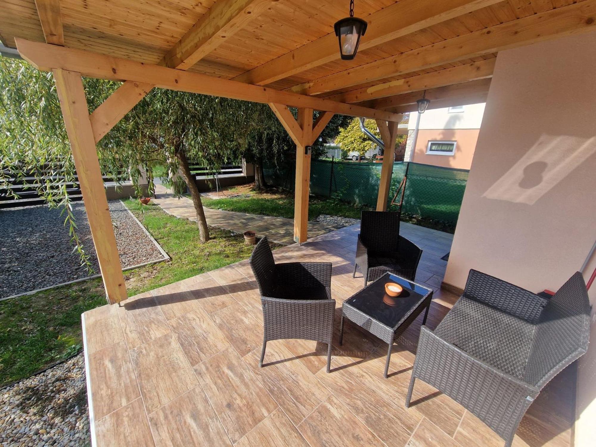 Pipacs Apartmanhaz Harkány Exterior foto